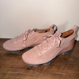 Nike Women's Air VaporMax 2021 Flyknit Sneakers - Light Pink